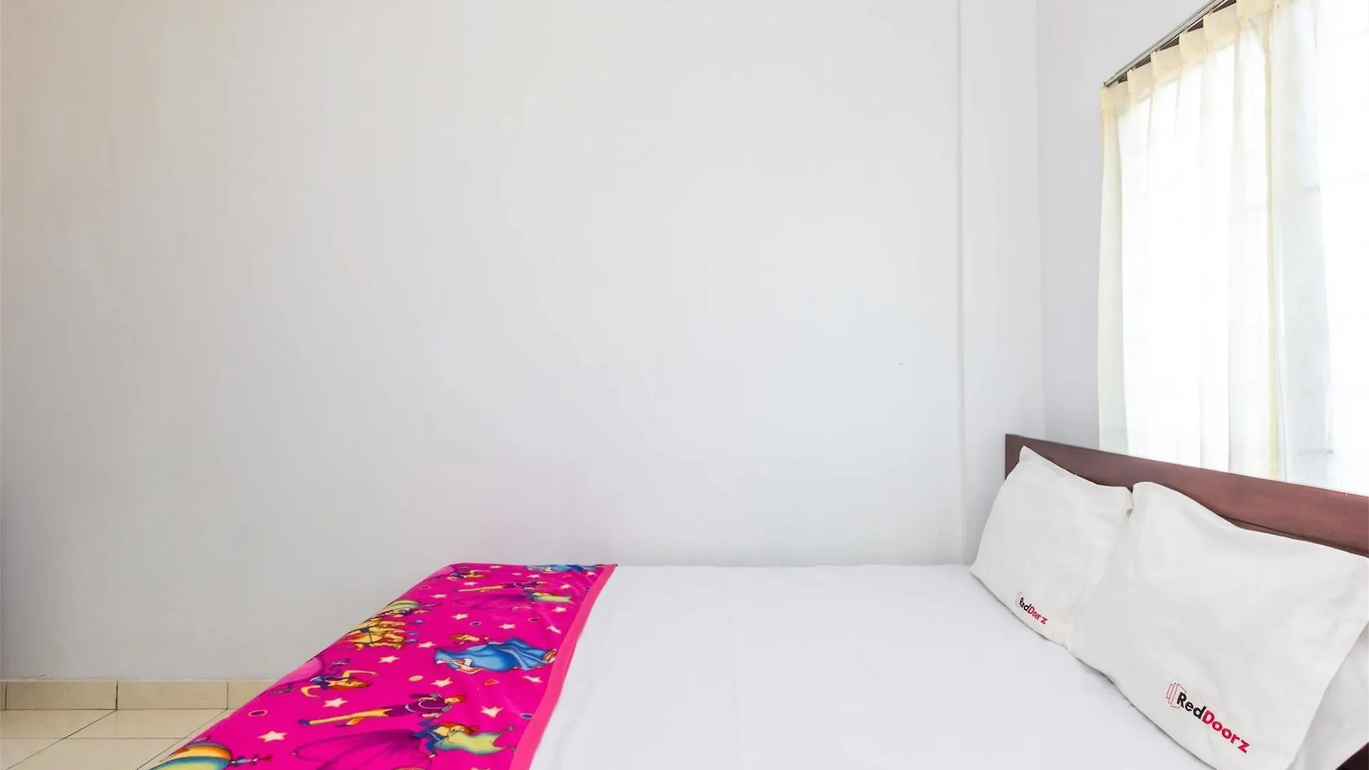 Guest house Reddoorz @ Pulau Galang Denpasar Hotel