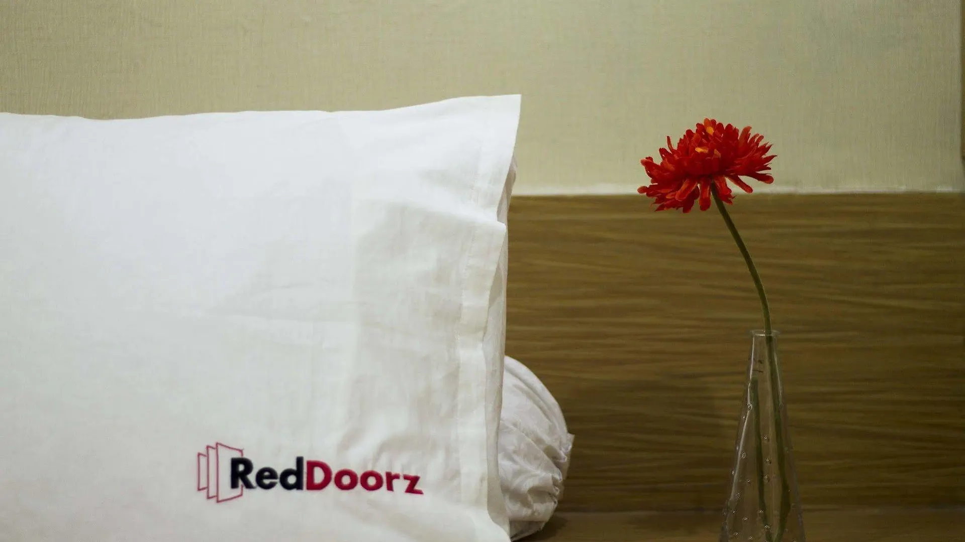 Guest house Reddoorz @ Pulau Galang Denpasar Hotel